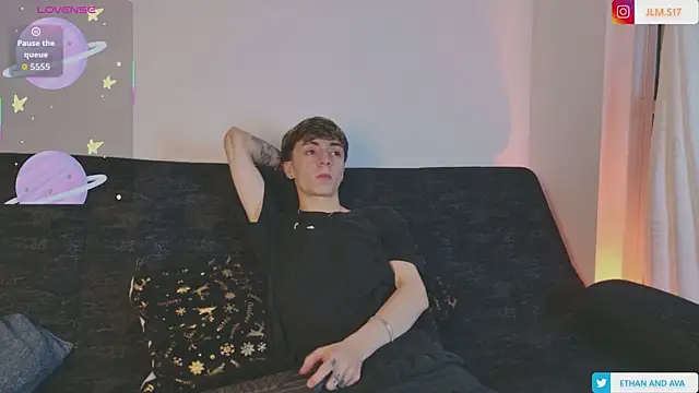 Snapshot of ethan_and_ava chatting on January 2026 02:29:01 AM ethan and ava online show from January 2026 02:29:01 AM