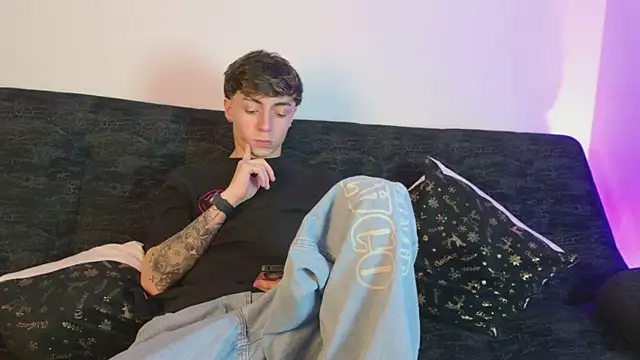 Snapshot of ethan_and_ava chatting on February 2026 03:04:02 AM ethan and ava online show from February 2026 03:04:02 AM