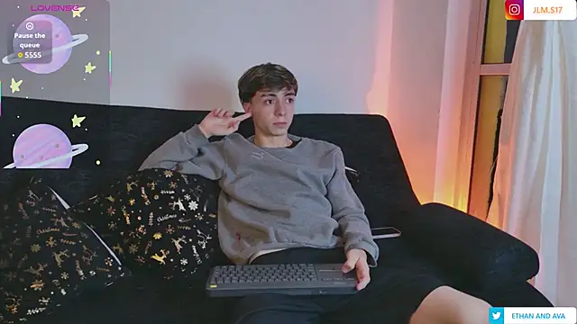 Snapshot of ethan_and_ava chatting on December 2025 02:22:02 AM ethan and ava online show from December 2025 02:22:02 AM