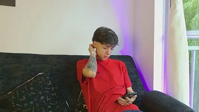 Snapshot of ethan_and_ava chatting on February 2026 12:15:01 PM ethan and ava online show from February 2026 12:15:01 PM