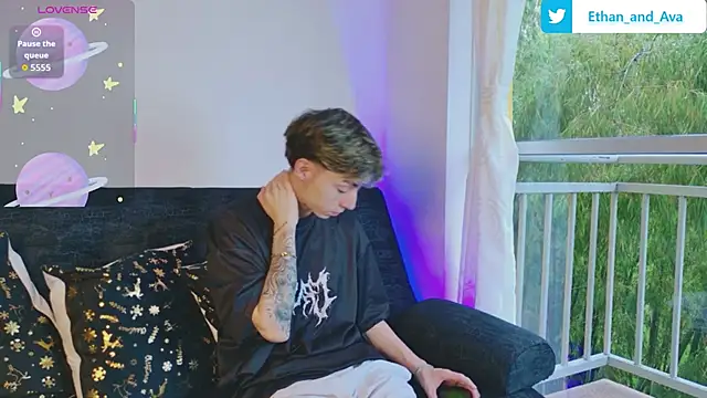 ethan and ava online show from November 2025 12:43:01 PM