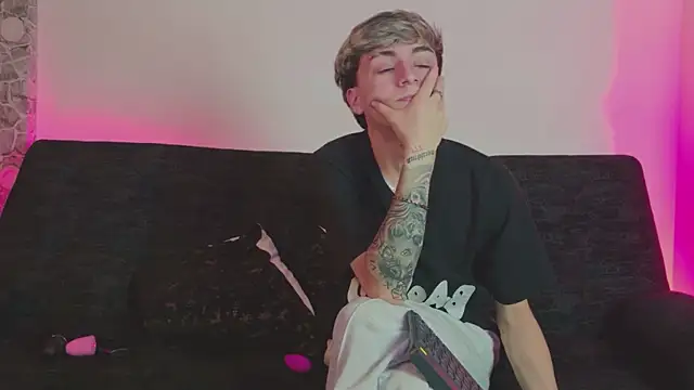 ethan and ava online show from May 2026 02:43:02 AM