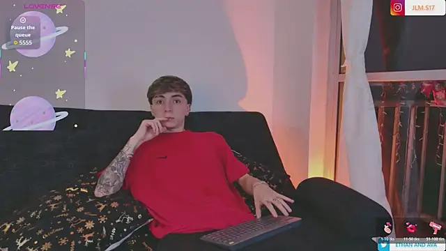 Snapshot of ethan_and_ava chatting on December 2025 01:41:02 AM ethan and ava online show from December 2025 01:41:02 AM