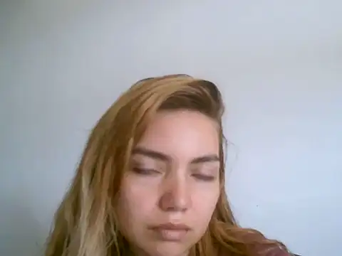 VittoriaTaylor online show from November 2025 08:42:02 PM