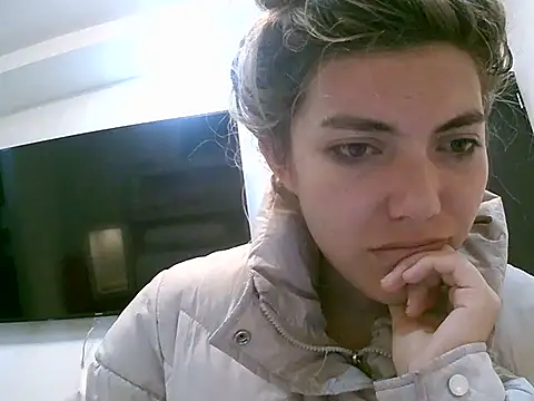 VittoriaTaylor online show from April 2026 04:54:01 PM