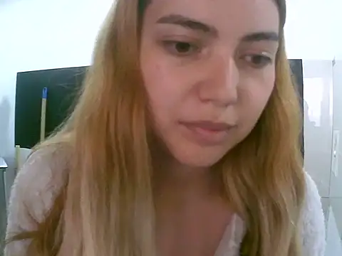 VittoriaTaylor online show from November 2025 09:37:01 PM