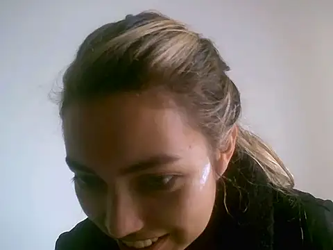 VittoriaTaylor online show from April 2026 08:48:02 PM