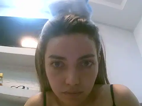 VittoriaTaylor online show from April 2026 01:01:02 AM