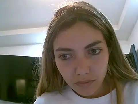 VittoriaTaylor online show from May 2026 09:18:01 PM