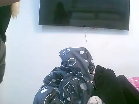 VittoriaTaylor online show from February 2026 06:36:02 PM