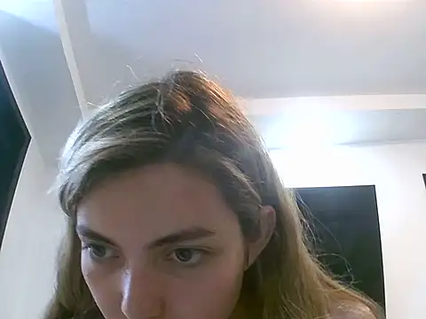 VittoriaTaylor online show from April 2026 10:30:02 PM