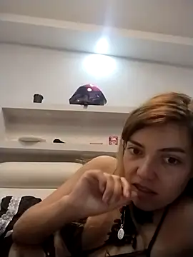 VittoriaTaylor online show from February 2025 03:45:02 PM