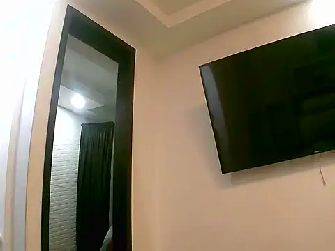 VittoriaTaylor online show from April 2026 11:19:01 PM