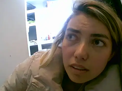 VittoriaTaylor online show from April 2026 04:08:02 PM