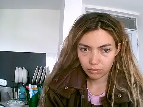VittoriaTaylor online show from April 2026 06:32:02 PM
