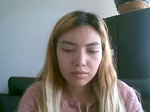 VittoriaTaylor online show from October 2025 03:34:02 PM