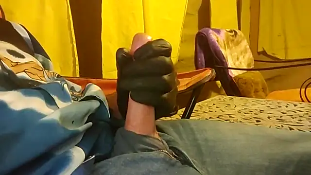 bwcbeat83 online show from November 2025 01:20:02 AM