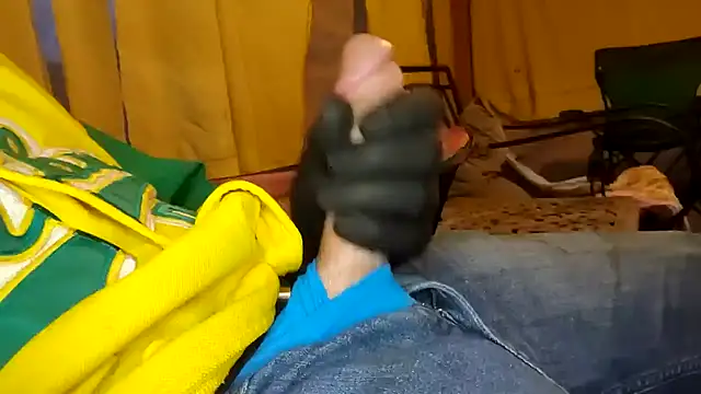 bwcbeat83 online show from November 2025 12:33:02 AM