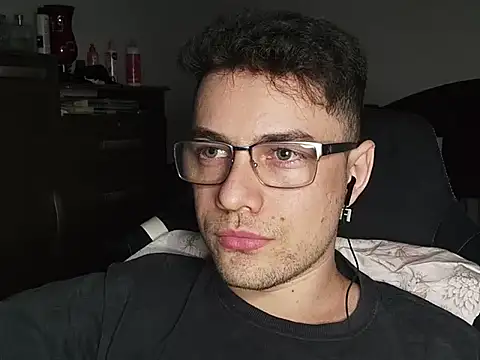 Dyllan   online show from October 2025 02:11:02 AM