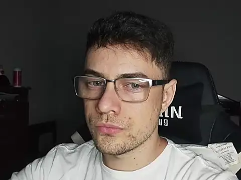 Dyllan   online show from October 2025 01:48:01 AM