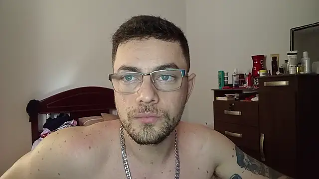 Snapshot of Dyllan__ chatting on May 2026 02:38:01 PM Dyllan online show from May 2026 02:38:01 PM