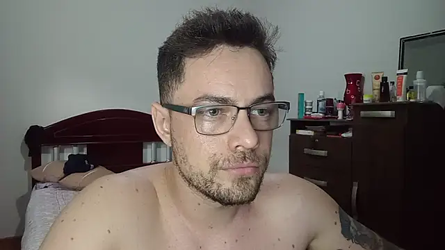Snapshot of Dyllan__ chatting on May 2026 03:08:01 PM Dyllan online show from May 2026 03:08:01 PM