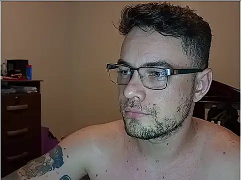 Dyllan   online show from April 2026 01:06:01 AM