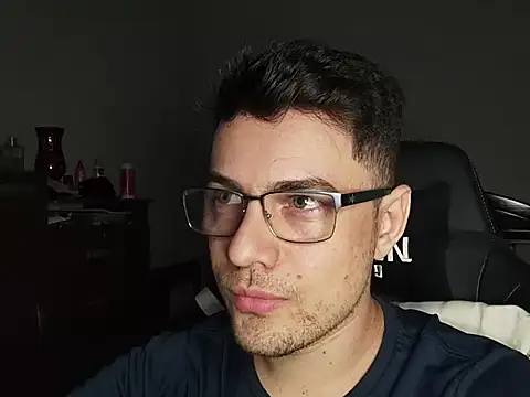 Dyllan   online show from October 2025 02:01:01 AM