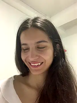 Bella still online show from November 2025 01:15:02 PM