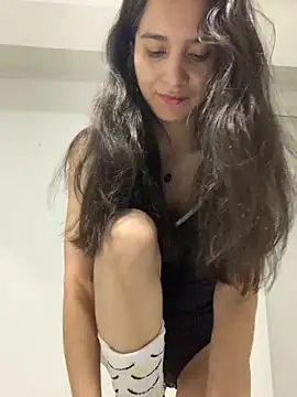 Bella still online show from October 2025 01:12:02 PM