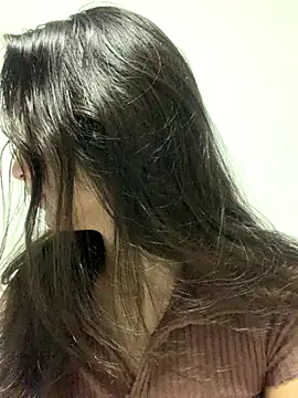 Bella still online show from September 2025 12:56:02 PM