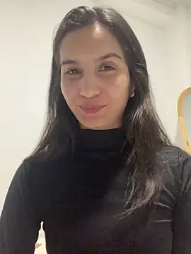 Bella still online show from December 2025 01:06:02 AM