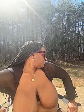 xoxoHotCoCo online show from March 2026 05:17:02 PM