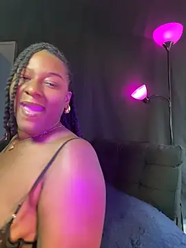 xoxoHotCoCo online show from May 2026 07:09:02 PM