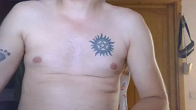 Snapshot of HunterOnBoobs chatting on August 2026 08:27:01 PM HunterOnBoobs online show from August 2026 08:27:01 PM
