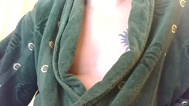 HunterOnBoobs online show from October 2025 07:02:02 PM