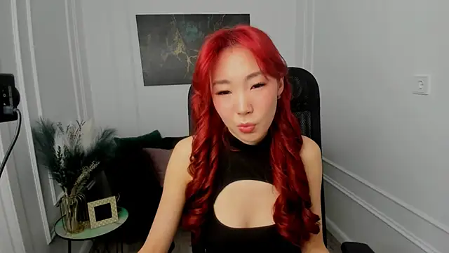 AnnaReyla online show from March 2026 04:03:01 AM