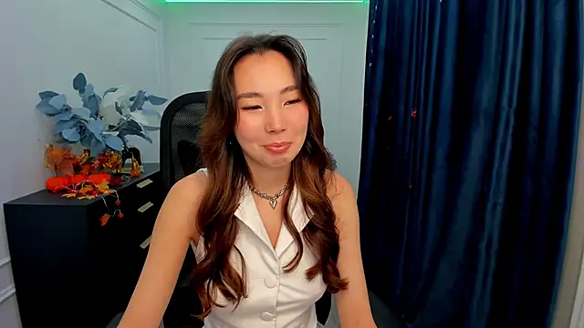 AnnaReyla online show from October 2025 11:20:01 AM