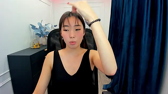 AnnaReyla online show from September 2025 07:52:01 PM