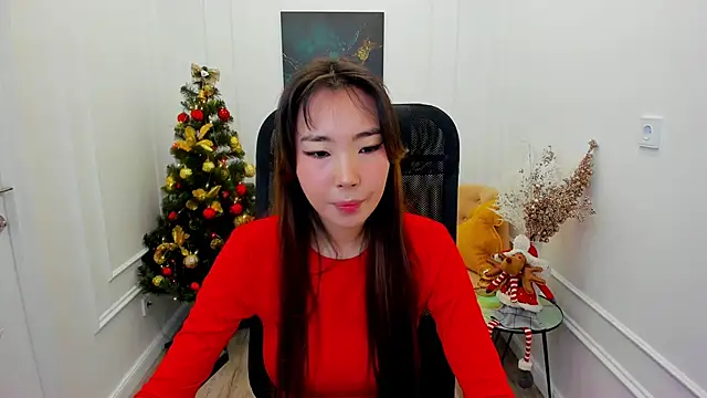 AnnaReyla online show from December 2025 07:52:02 PM