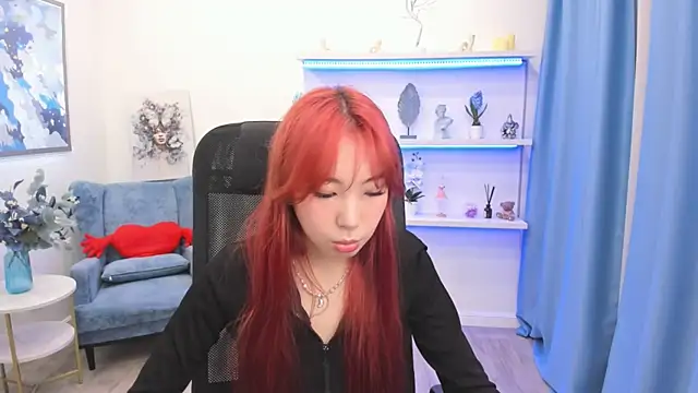 AnnaReyla online show from April 2026 07:20:01 PM