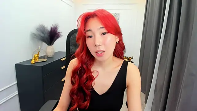 AnnaReyla online show from February 2026 07:13:01 PM