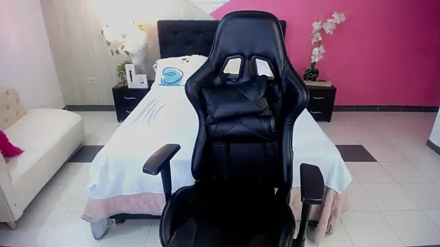 miss honey01 online show from September 2025 11:33:02 PM
