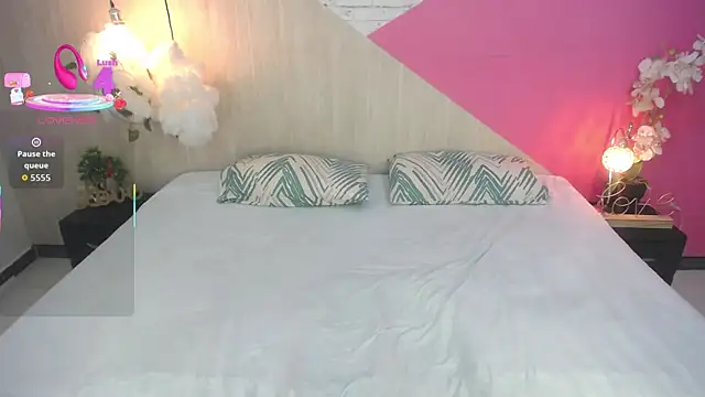 miss honey01 online show from October 2025 11:12:02 PM