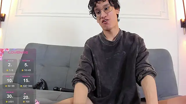 Snapshot of Cum_hunters chatting on June 2026 03:27:02 AM Cum hunters online show from June 2026 03:27:02 AM