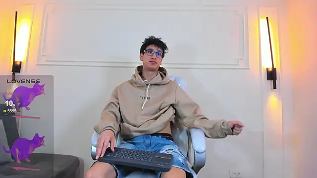 Cum hunters online show from March 2026 03:39:01 AM