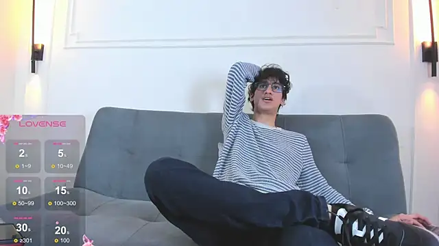 Snapshot of Cum_hunters chatting on July 2026 03:29:02 AM Cum hunters online show from July 2026 03:29:02 AM