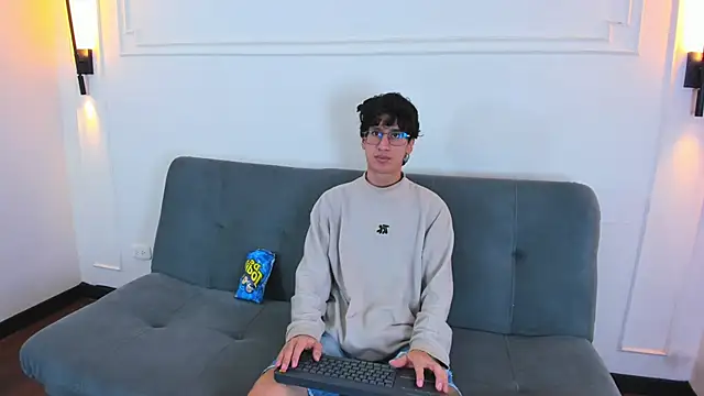Snapshot of Cum_hunters chatting on June 2026 03:17:01 AM Cum hunters online show from June 2026 03:17:01 AM