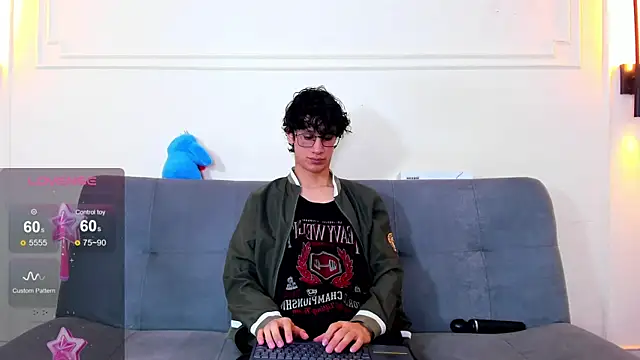 Snapshot of Cum_hunters chatting on July 2026 03:22:01 AM Cum hunters online show from July 2026 03:22:01 AM
