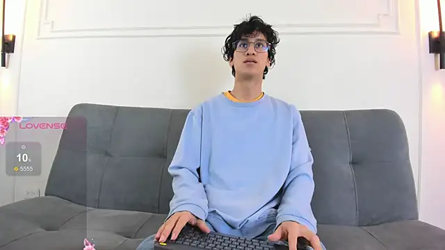 Snapshot of Cum_hunters chatting on July 2026 03:07:01 AM Cum hunters online show from July 2026 03:07:01 AM